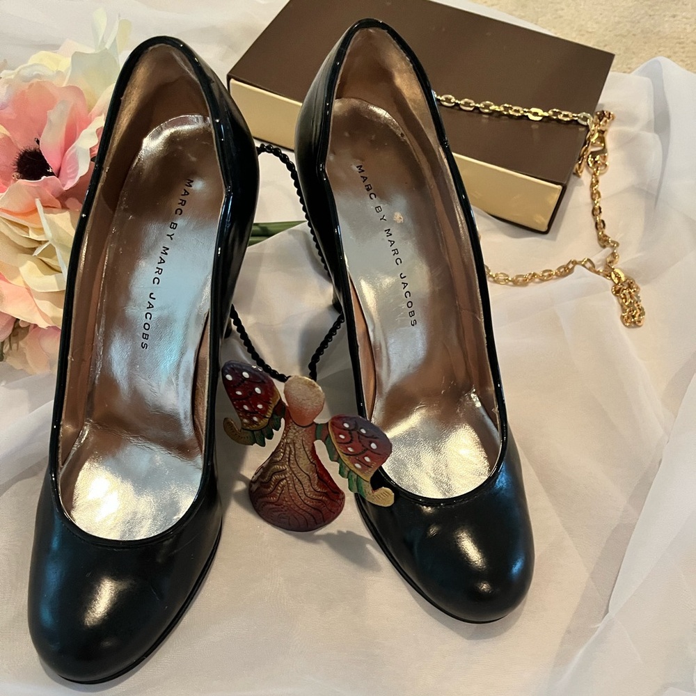Marc by Marc Jacobs Black Leather Pump
